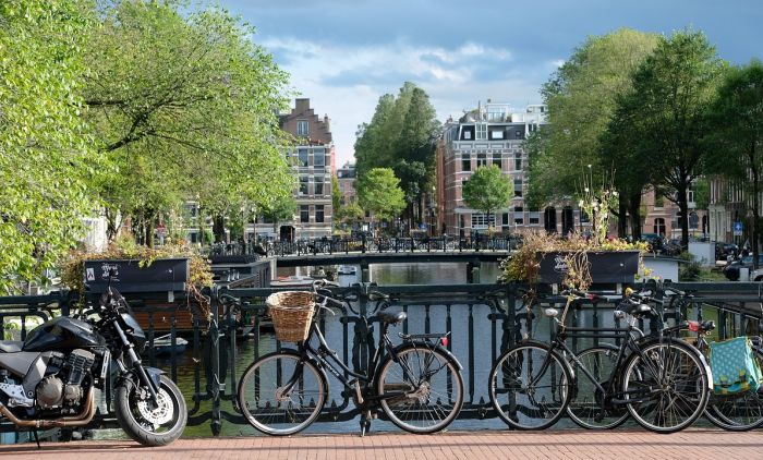 amsterdam-pixabay.jpg
